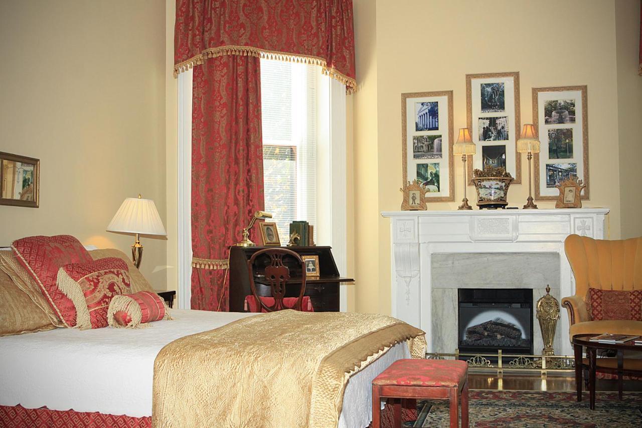 Louisville Bourbon Inn Kültér fotó