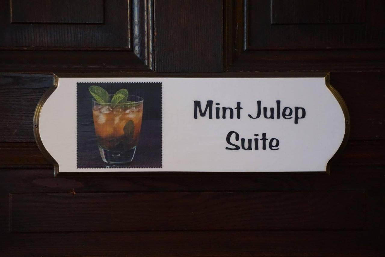 Louisville Bourbon Inn Kültér fotó
