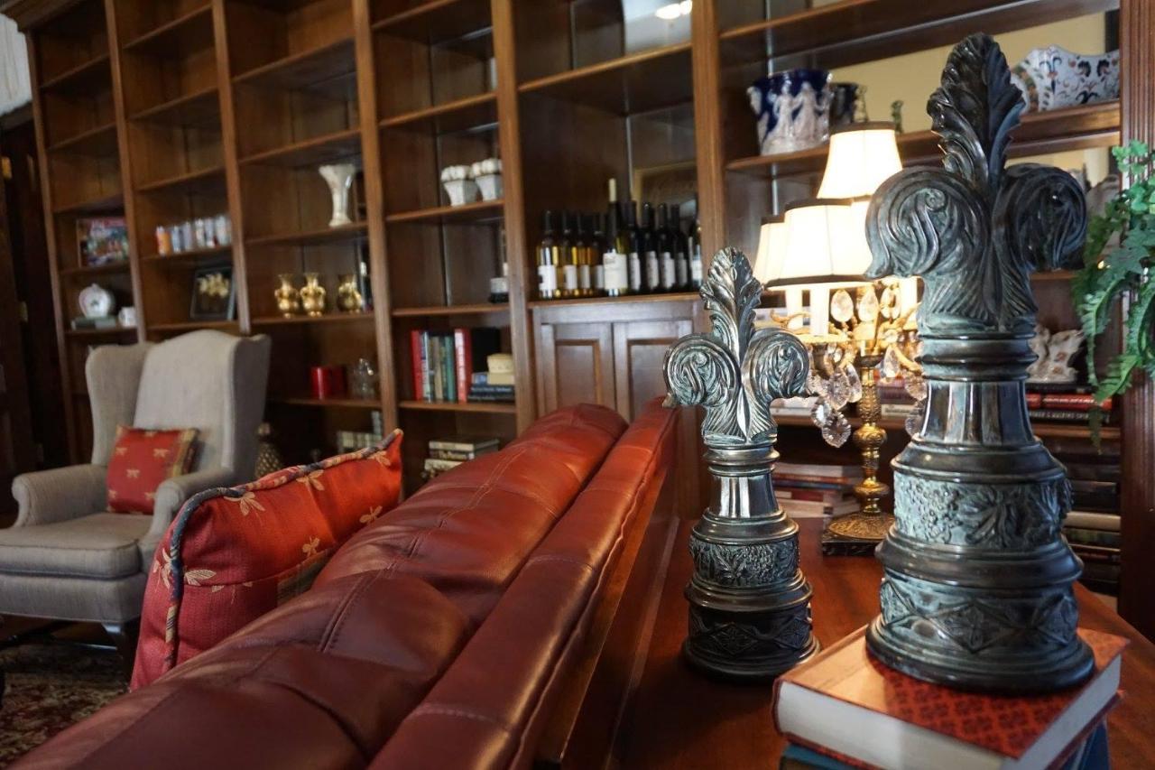 Louisville Bourbon Inn Kültér fotó