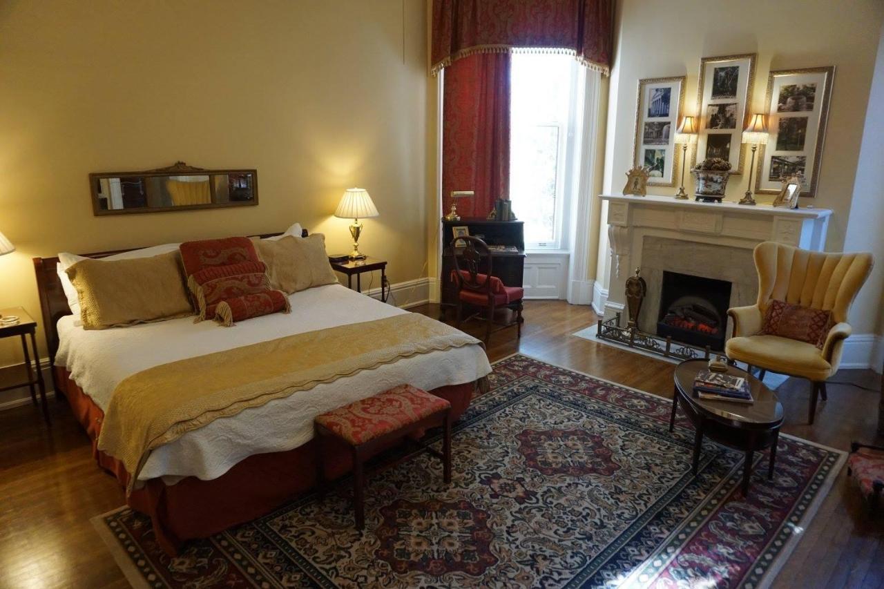 Louisville Bourbon Inn Kültér fotó