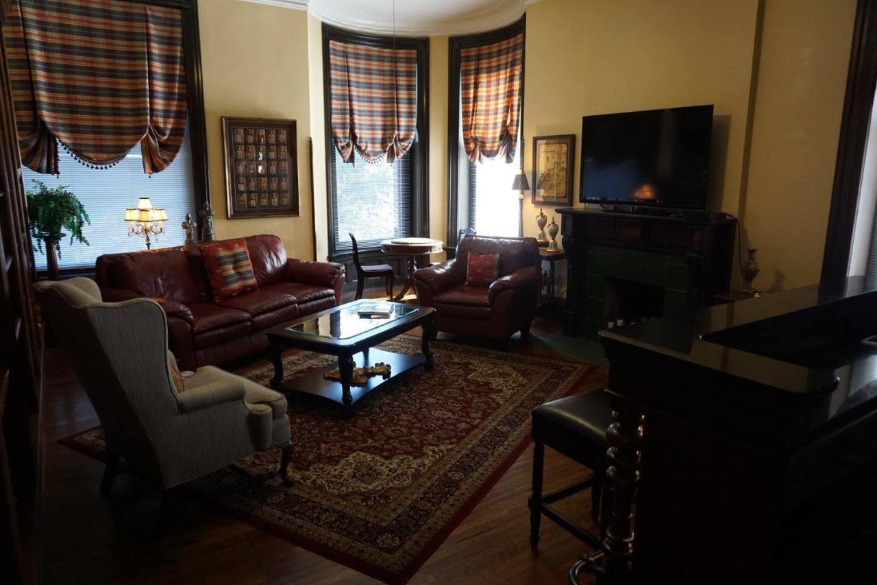 Louisville Bourbon Inn Kültér fotó