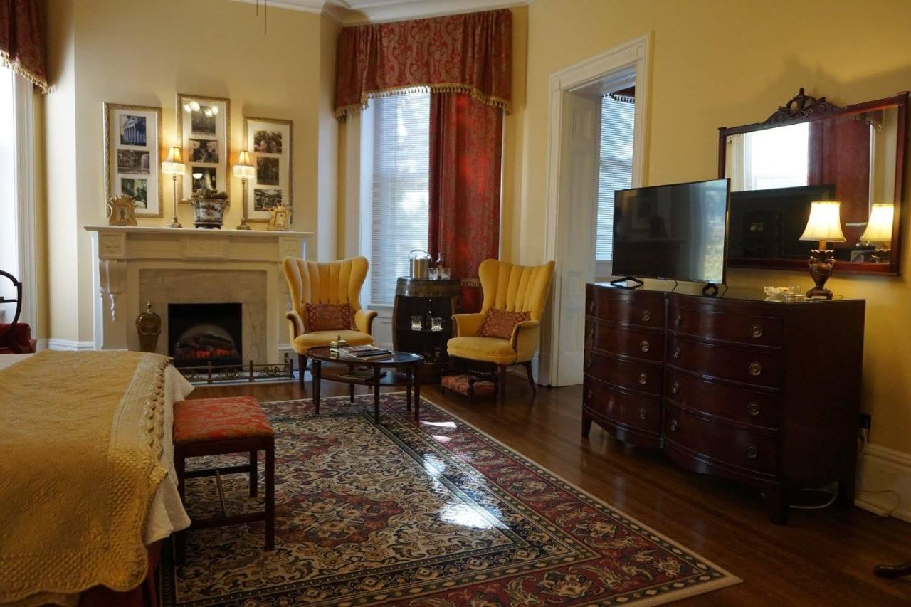 Louisville Bourbon Inn Kültér fotó