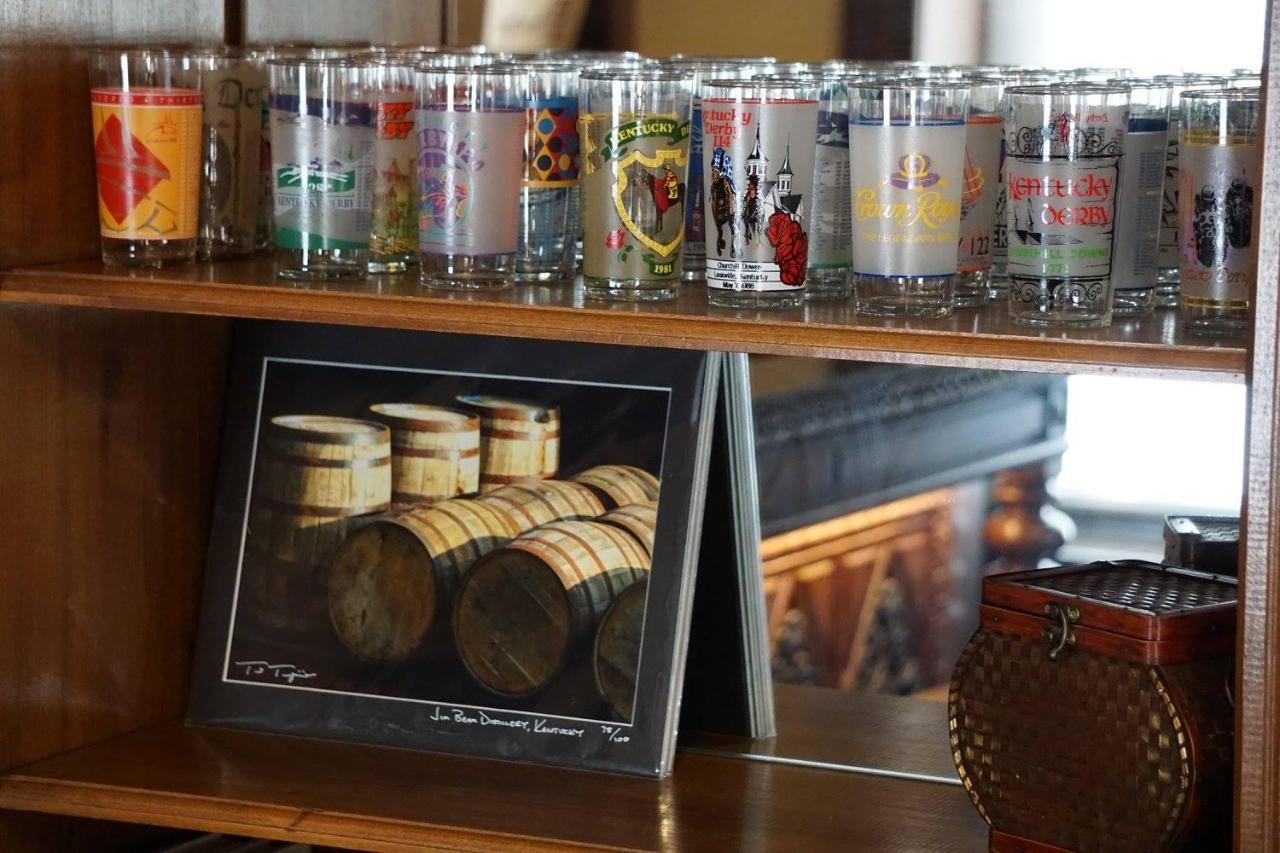 Louisville Bourbon Inn Kültér fotó