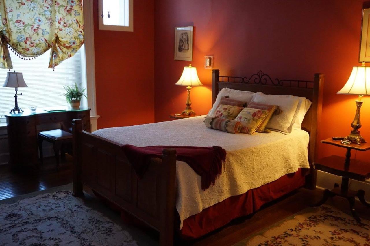 Louisville Bourbon Inn Kültér fotó