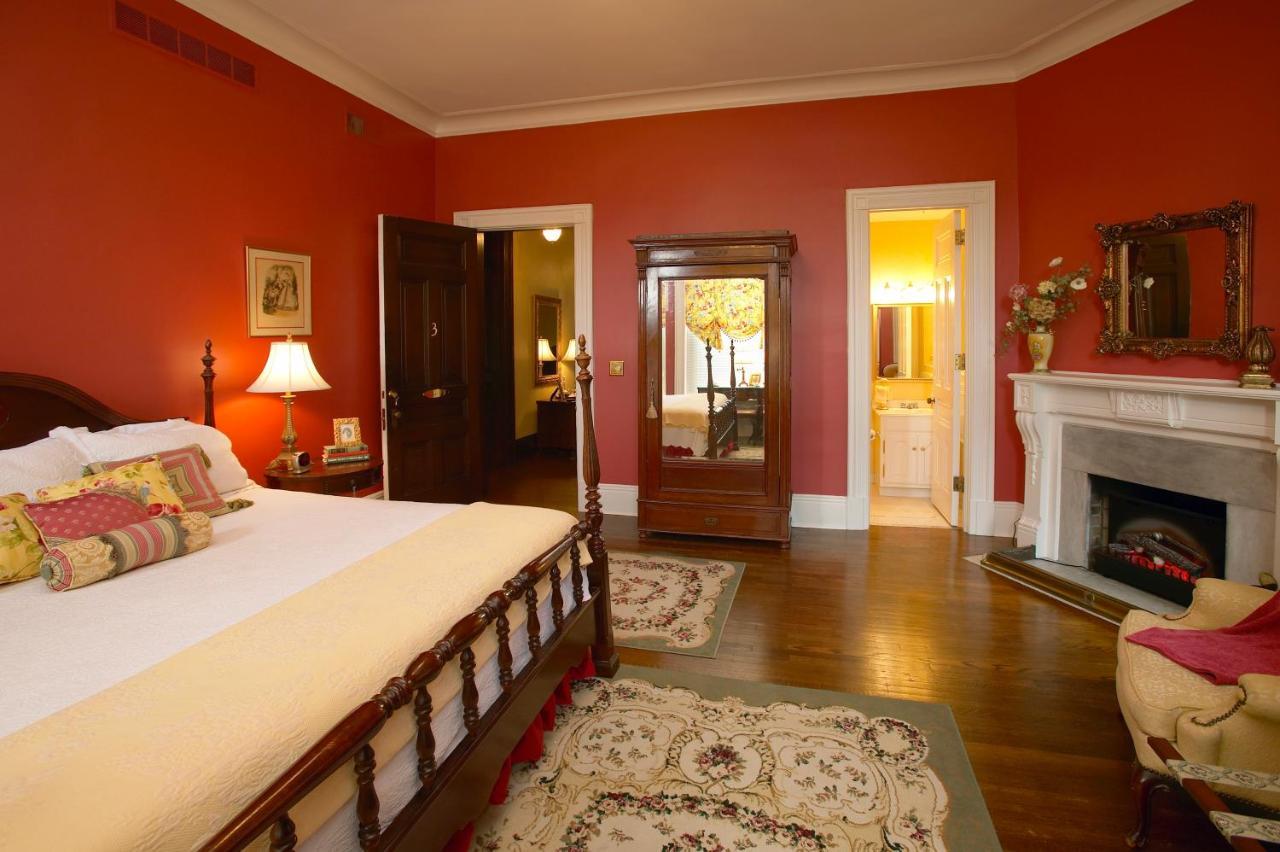 Louisville Bourbon Inn Kültér fotó