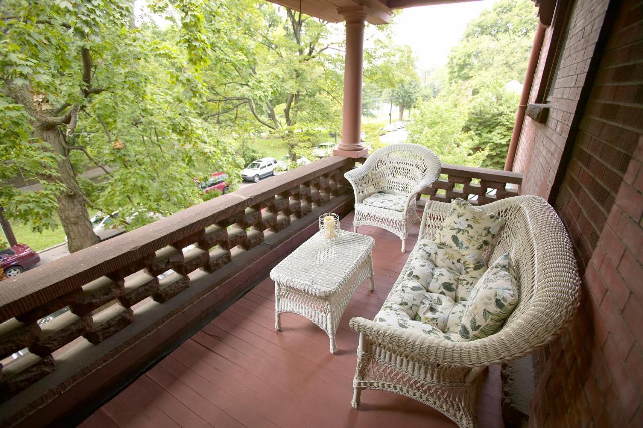 Louisville Bourbon Inn Kültér fotó